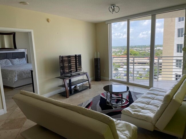 Primary Photo - 1551 N Flagler Dr