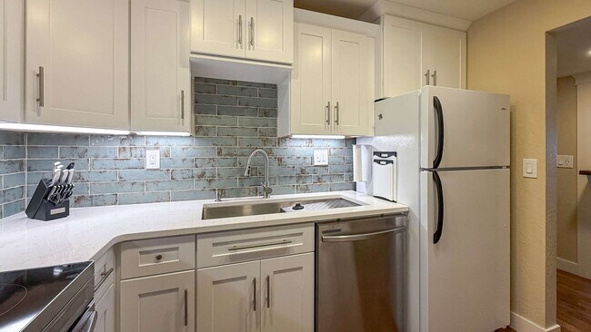 Building Photo - 3080 W Sequim Bay Rd