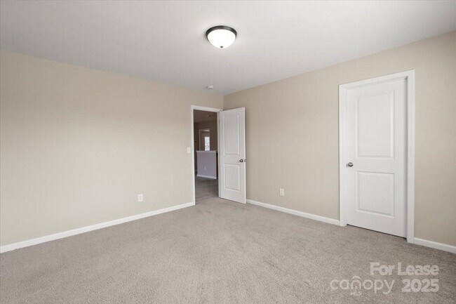 Building Photo - 2433 Chinkapin Ct