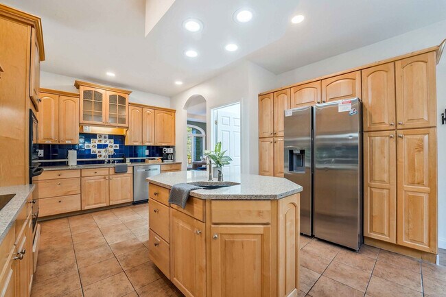 Building Photo - 1551 Wooded Acres Dr