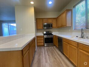 Building Photo - NOW AVAILABLE FOR IMMEDIATE MOVE IN.. FRES...