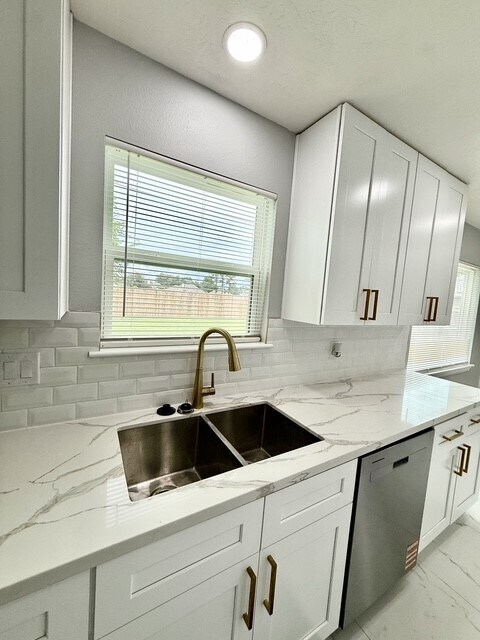 Building Photo - 3419 Southdown Dr
