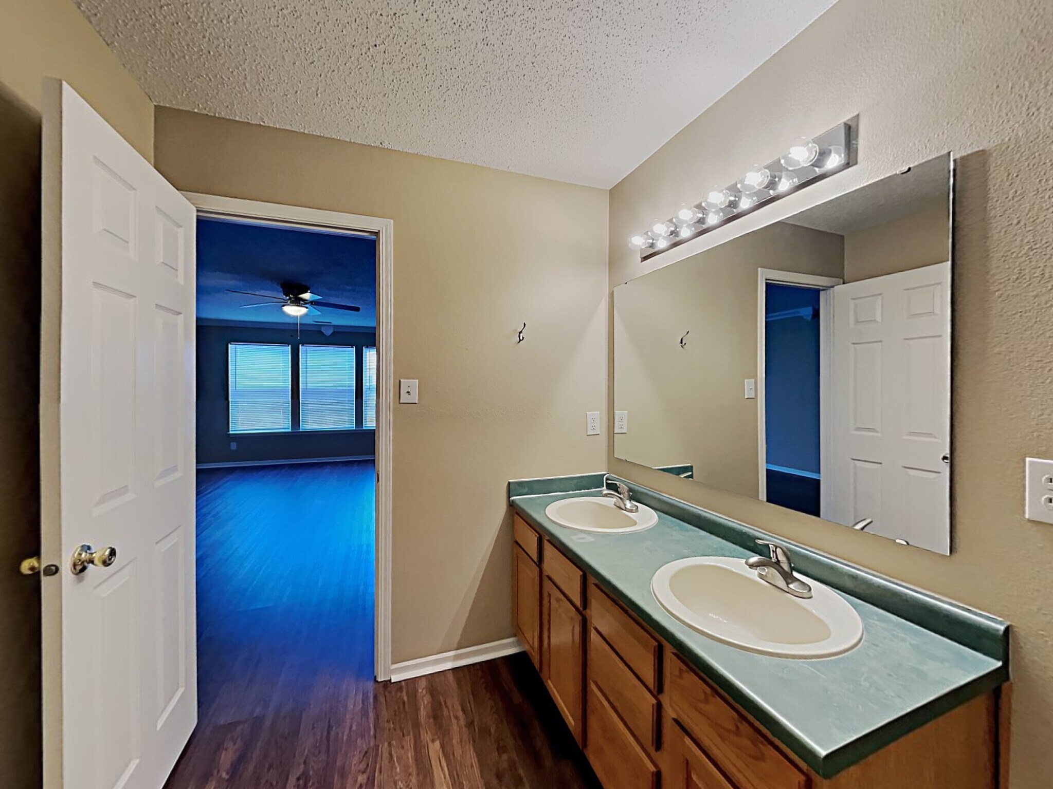 Building Photo - 10099 Weeping Cherry Dr