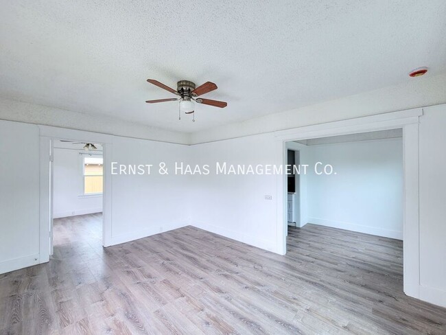 Building Photo - 906 1/2 Dawson Ave-