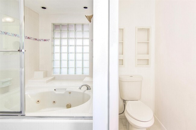 Building Photo - 1709 Missouri St