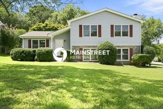 Building Photo - 3 Bedroom Pet-Friendly Home in Snellville, GA with Main Street Renewal