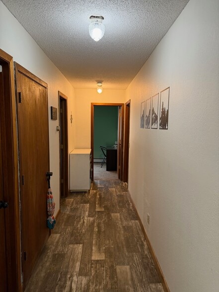 Building Photo - 421 5th St NW