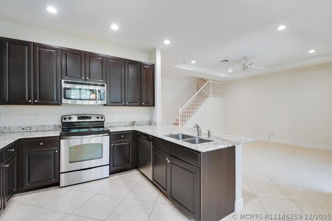 Building Photo - 4644 Cadiz Cir