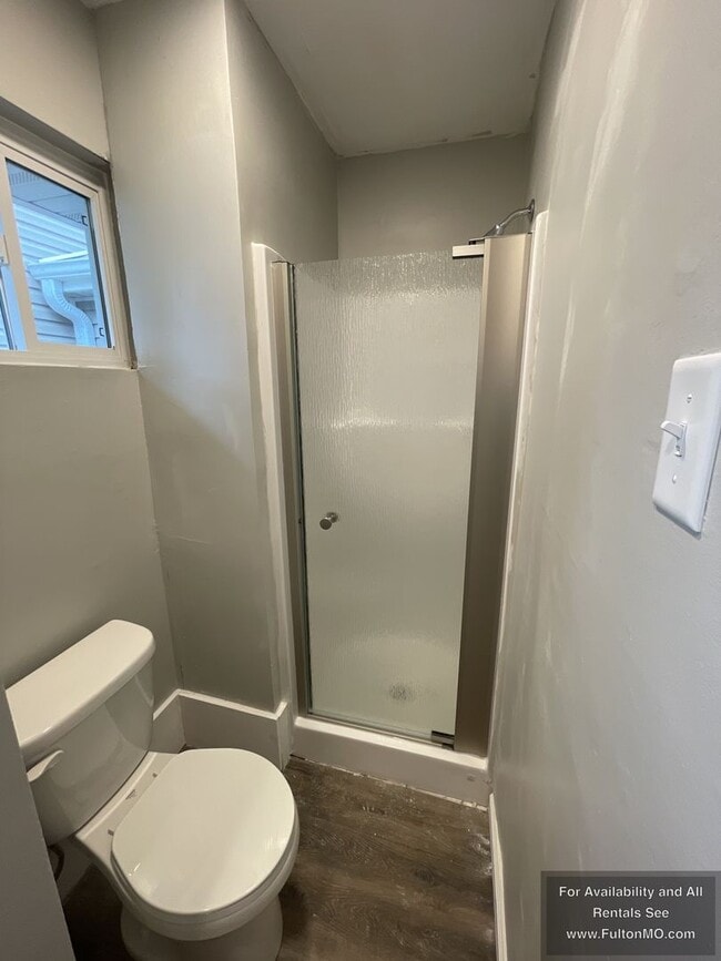 Building Photo - 300 Market St