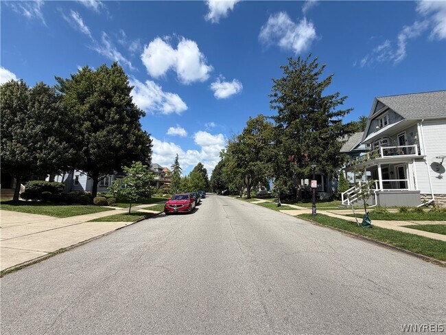 Building Photo - 455 Crescent Ave