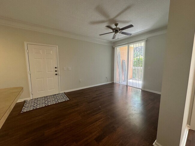 Building Photo - Second Floor 1/1 in Gated Palm Beach Gardens Community
