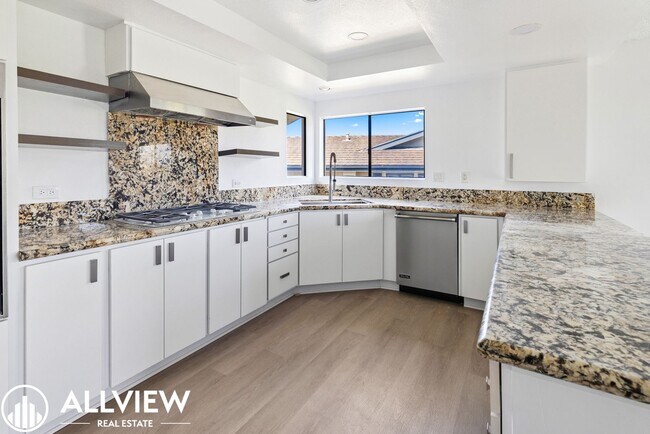 Building Photo - Recently Renovated Two-Story Home in Jasmi...