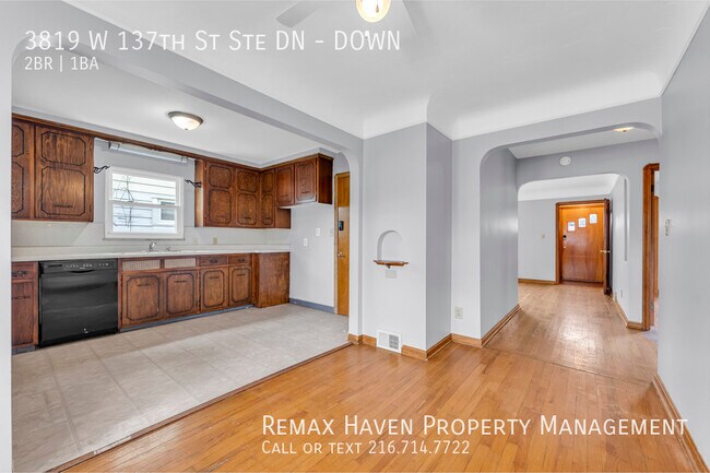 Building Photo - 3819 W 137th St