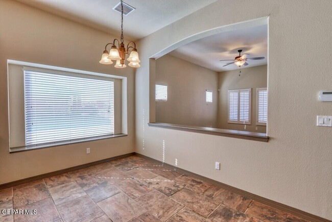 Building Photo - 3852 Loma Cortez Dr