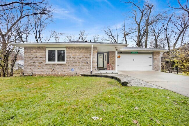 Primary Photo - 3134 Scenicwood Ln
