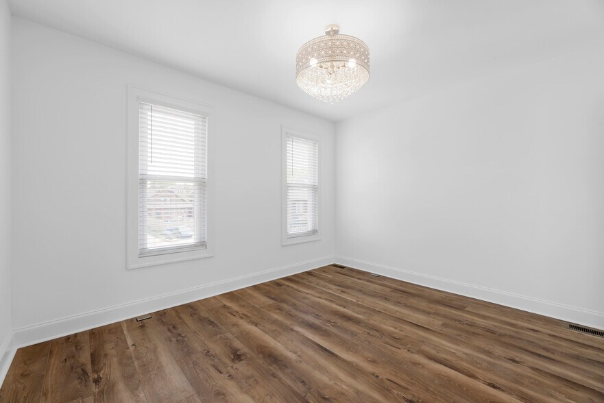 Building Photo - 450 Elsmere St