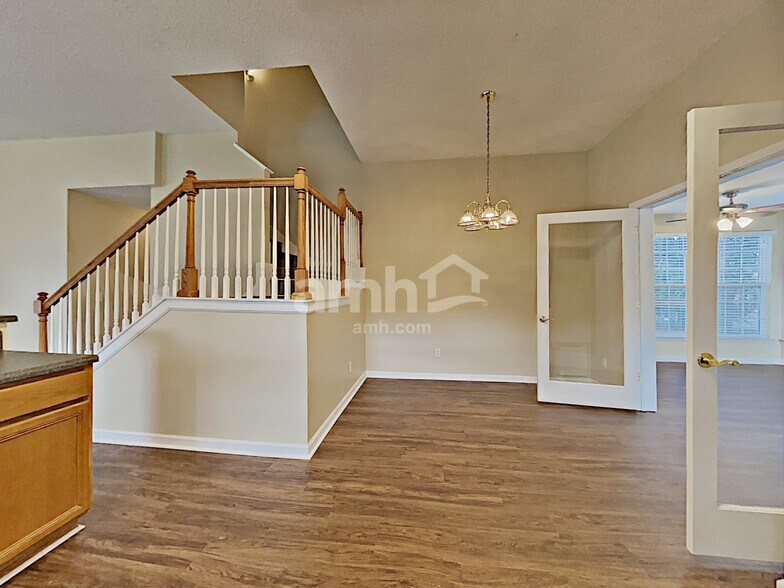 Building Photo - 2227 Joann Dr