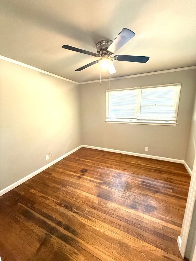 Building Photo - ** 3 bed 2 bath located in Morningview **Call (334-366-9198 for a  self viewing)