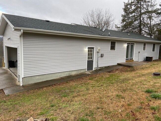 Building Photo - Single Family Home in Branson