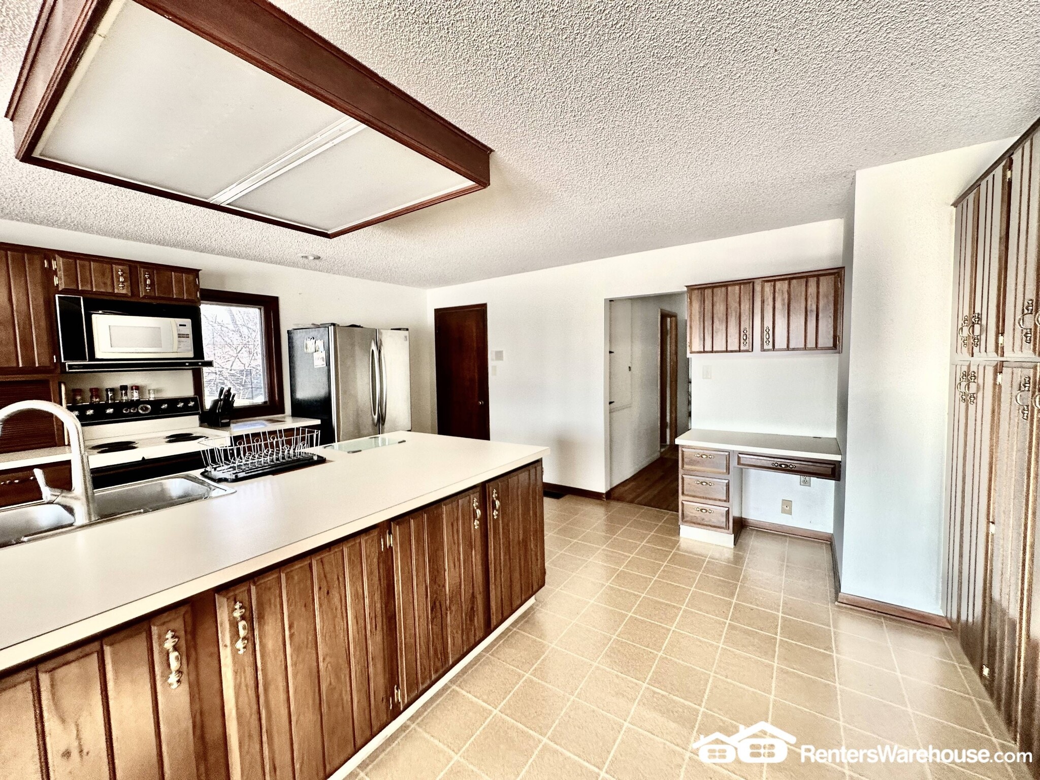 Building Photo - 3006 Fleur Dr