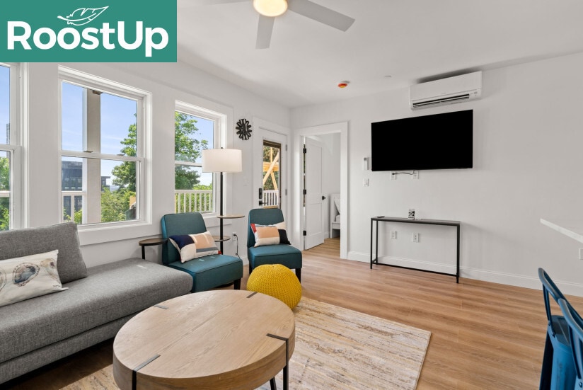 Building Photo - RoostUp Furnished Private Bedroom with Pri...