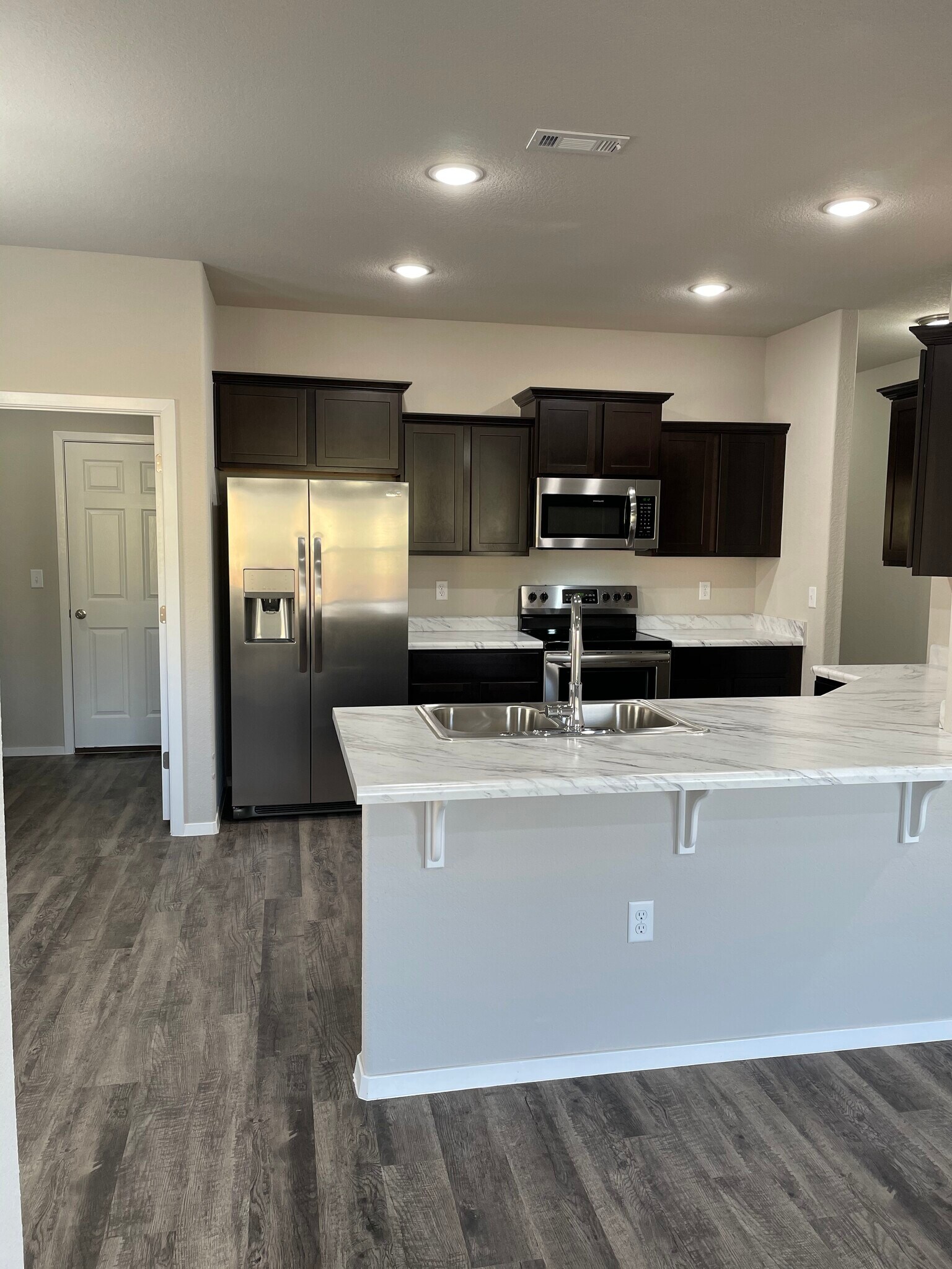 Building Photo - 6900 SW Whitmarsh Rd