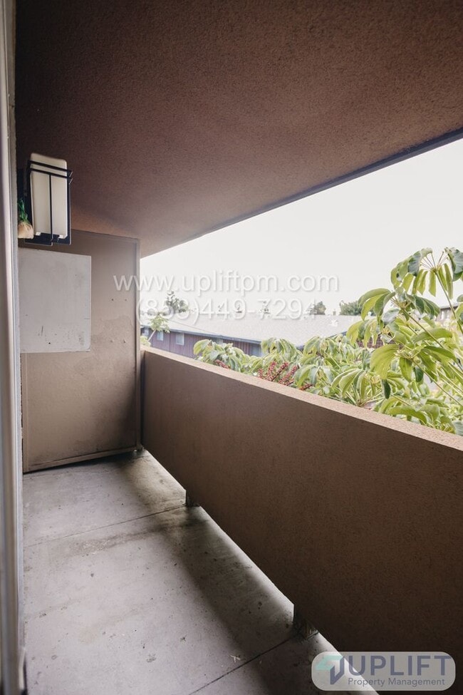 Building Photo - 5787 College Ave