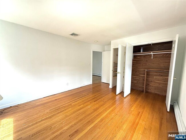 Building Photo - 224 E Edsall Blvd