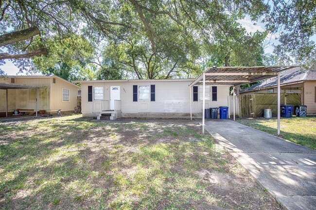 Building Photo - 1805 Oriole Dr