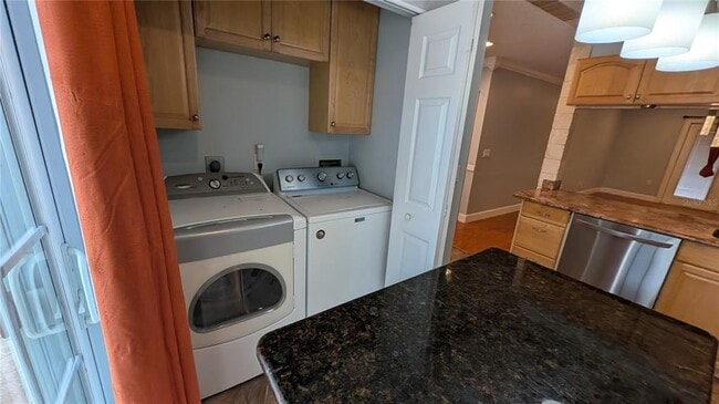 Building Photo - 4000 Poinciana Ct