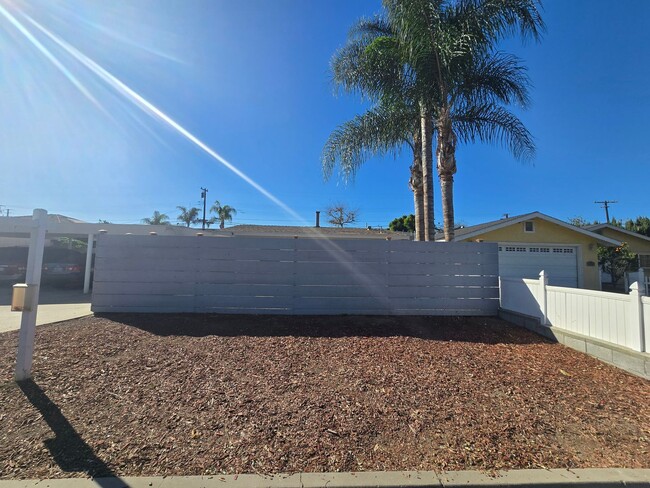 Building Photo - SierraVista1892-96