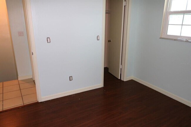 Building Photo - 5712 Townhouse Dr