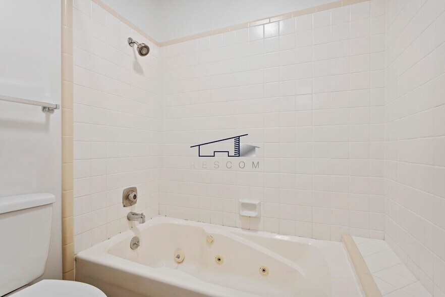 Building Photo - 2983 Taylor Ave