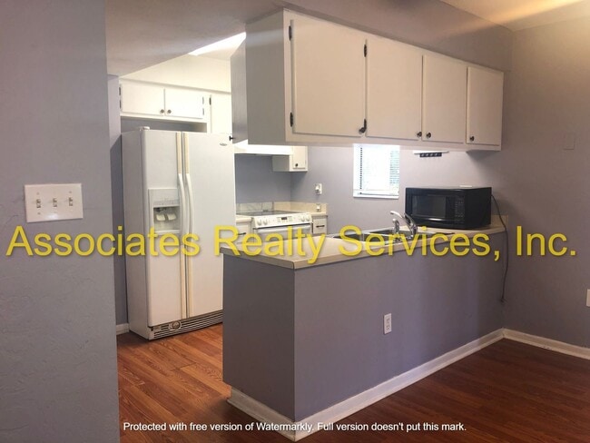 Building Photo - Cute 2Bed/2Bath in Concordia!