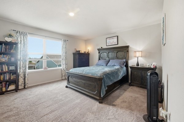 Building Photo - 2405 Ayers Dr