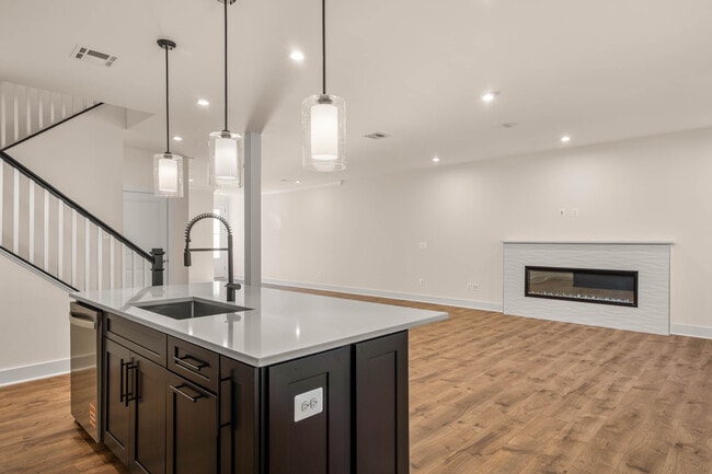 Building Photo - 383 Scranton Ln