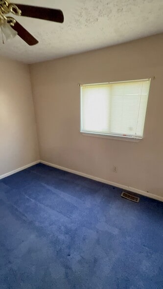 Bedroom - 552 Main St