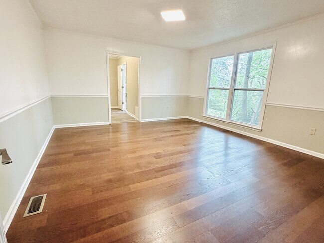Building Photo - 7905 Castleton Ln