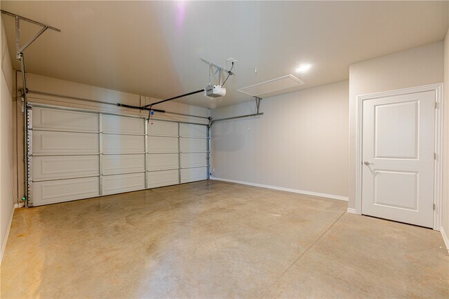 Building Photo - 1603 SW Casuarina Dr