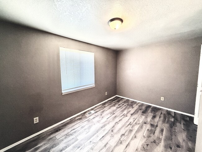 Building Photo - 1247 N 700 W