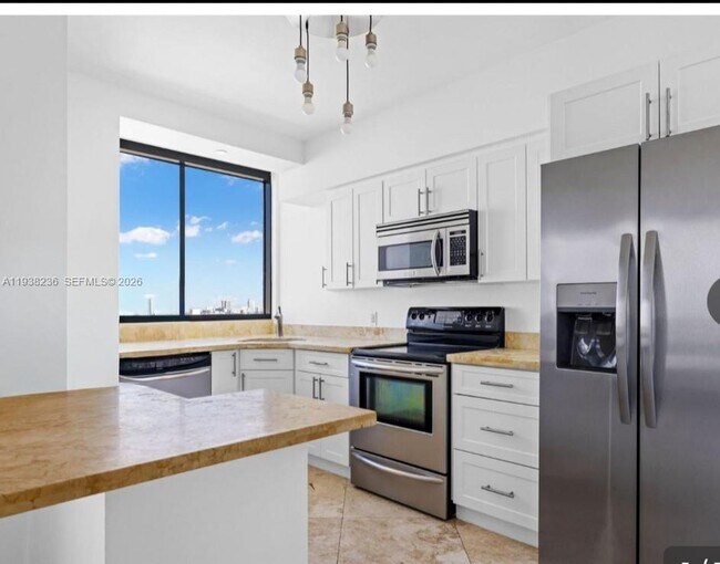 Building Photo - 1330 West Ave