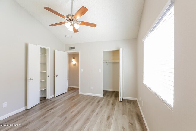 Building Photo - 13232 N 56th Ave