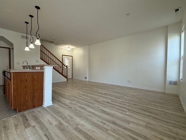 Building Photo - 4555 Camden Ln