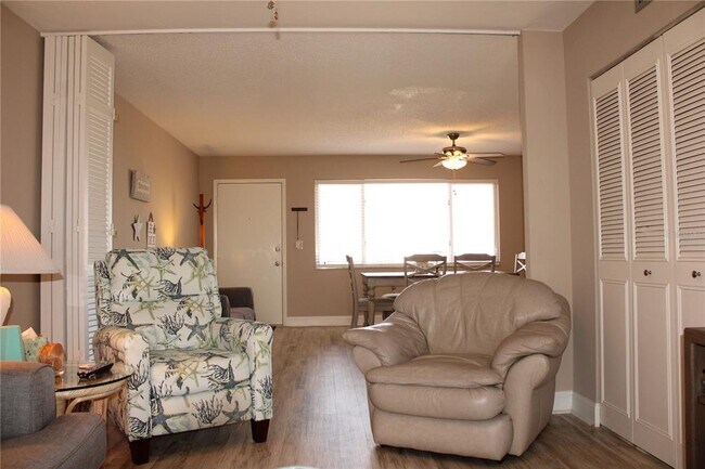 Building Photo - 4460 Ironwood Cir
