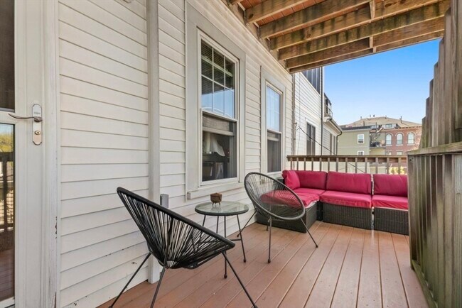 Building Photo - 508 E 3rd St