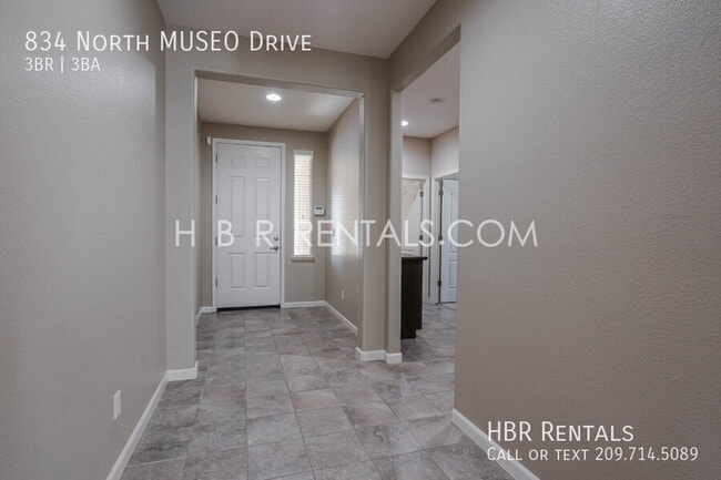 Building Photo - 834 N MUSEO Dr