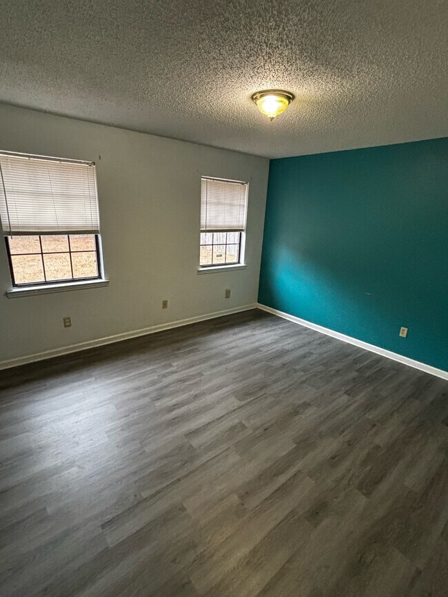 Building Photo - 728 Timber Ridge Trail