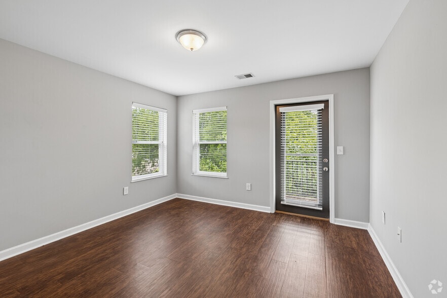 Finch 1BR, 1BA - 493SF - Living Room - The Adelade