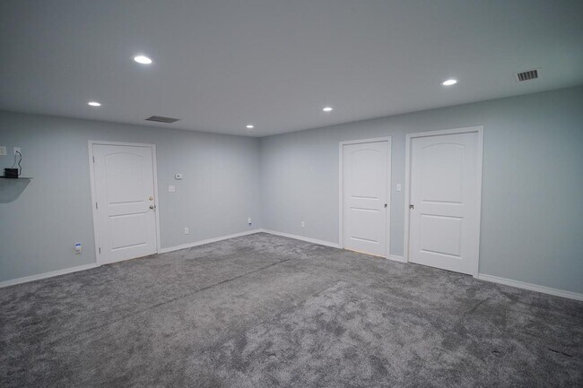 Building Photo - 1309 Domingo Dr