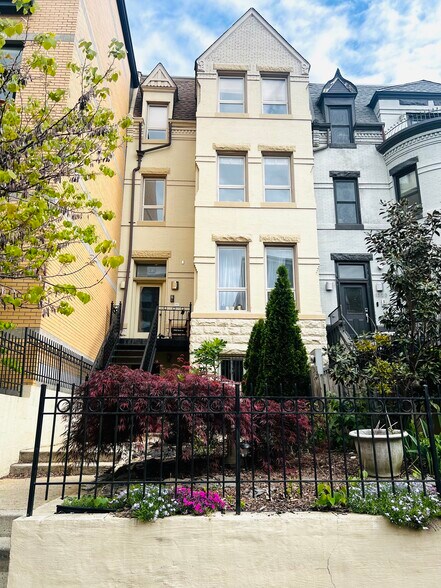 Building Photo - 1305 Clifton St NW